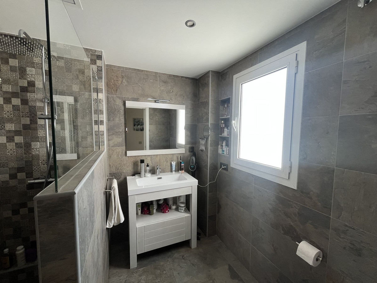 Penthouse te koop in Estepona | 3 slaapkamers H5123185