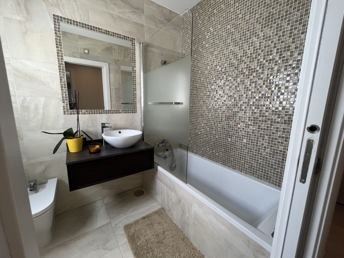 Penthouse te koop in Estepona | 3 slaapkamers H5123185