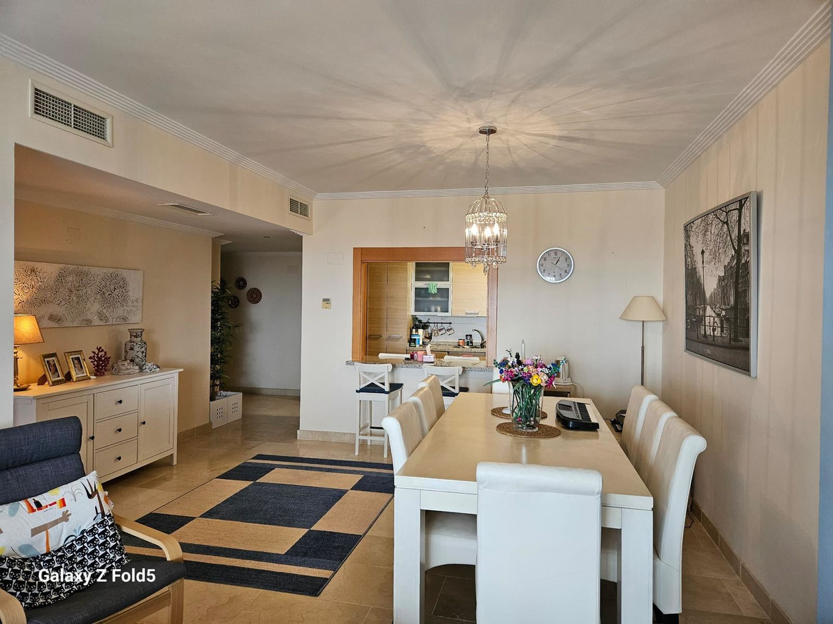 Appartement te koop in Estepona | 3 slaapkamers H5124010