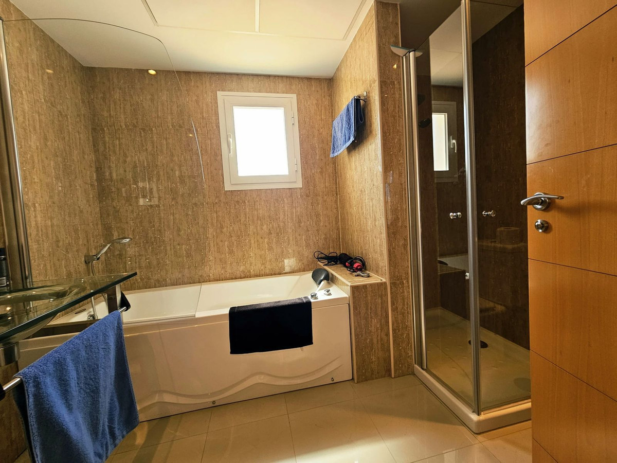 Appartement te koop in Estepona | 3 slaapkamers H5124160