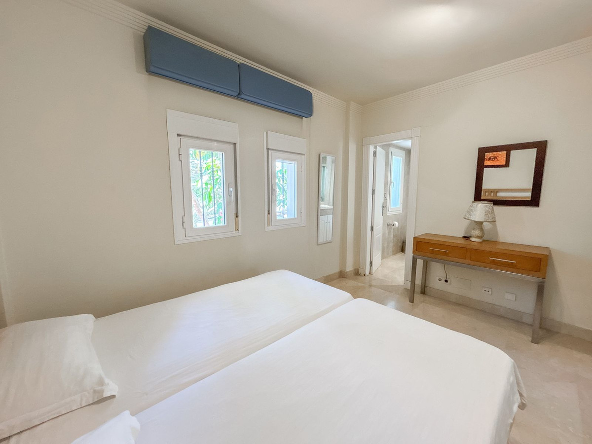 Appartement te koop in Estepona | 2 slaapkamers H5125003