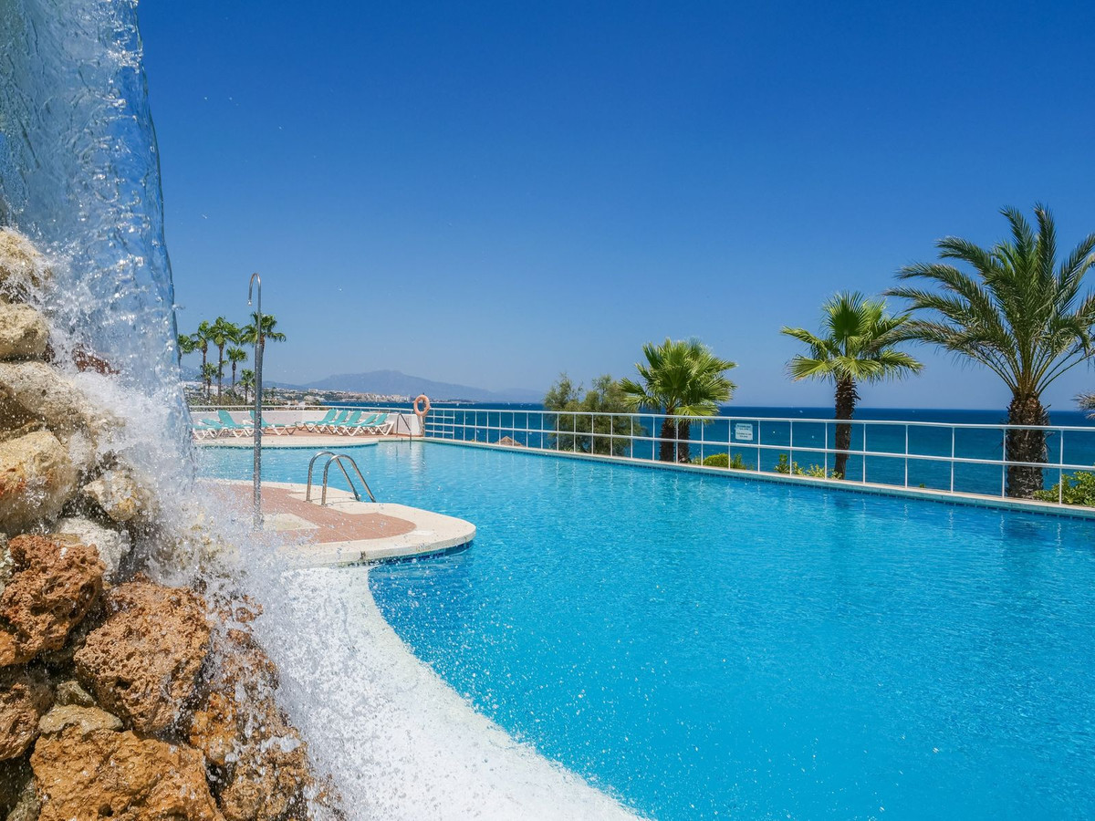 Appartement te koop in Estepona | 2 slaapkamers H5125003