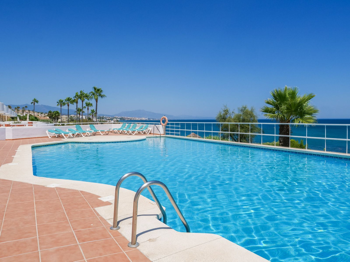 Appartement te koop in Estepona | 2 slaapkamers H5125003