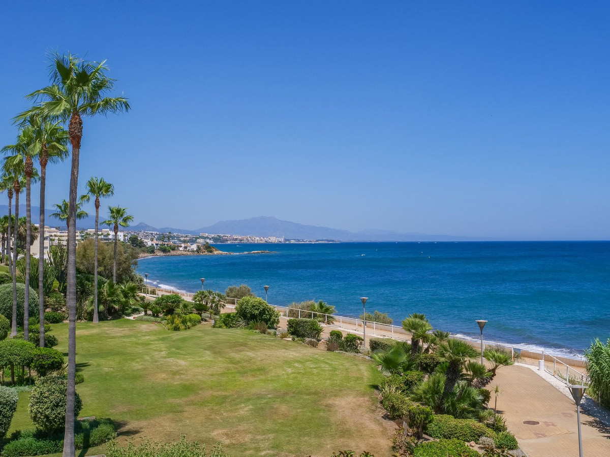Appartement te koop in Estepona | 2 slaapkamers H5125003