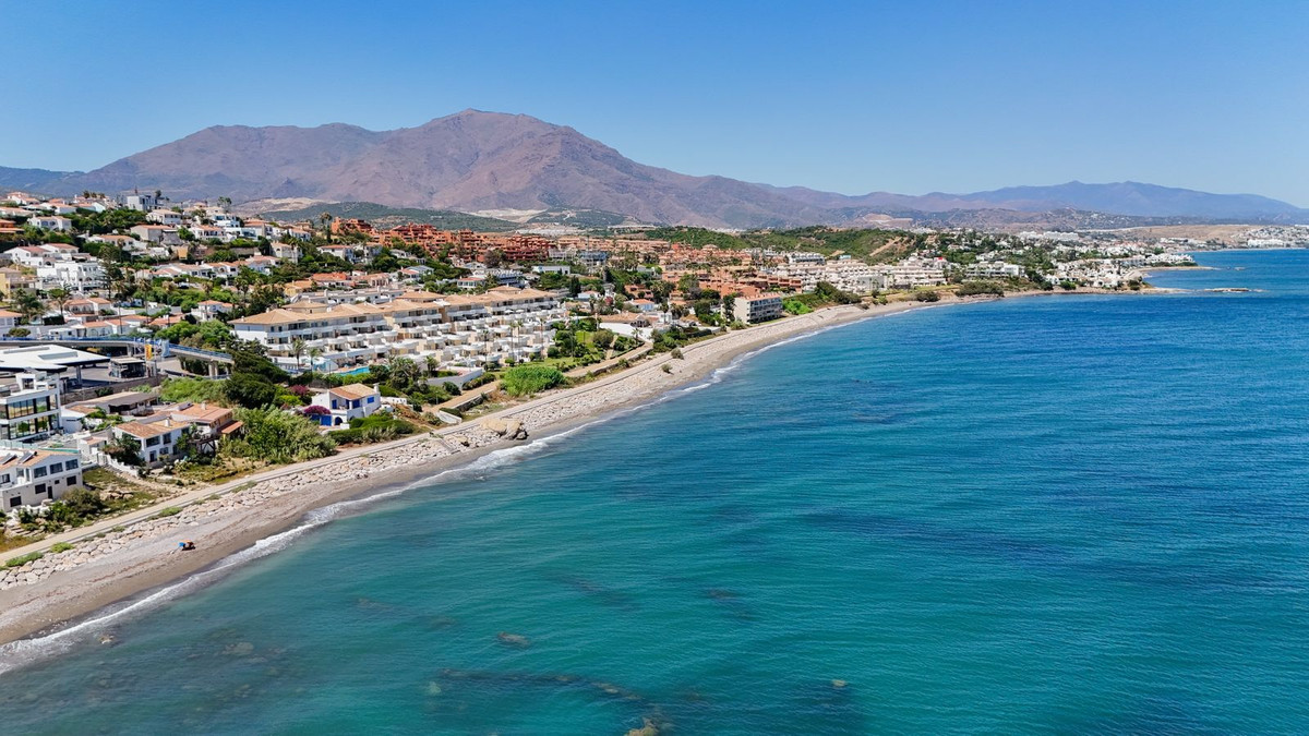 Appartement te koop in Estepona | 2 slaapkamers H5125003
