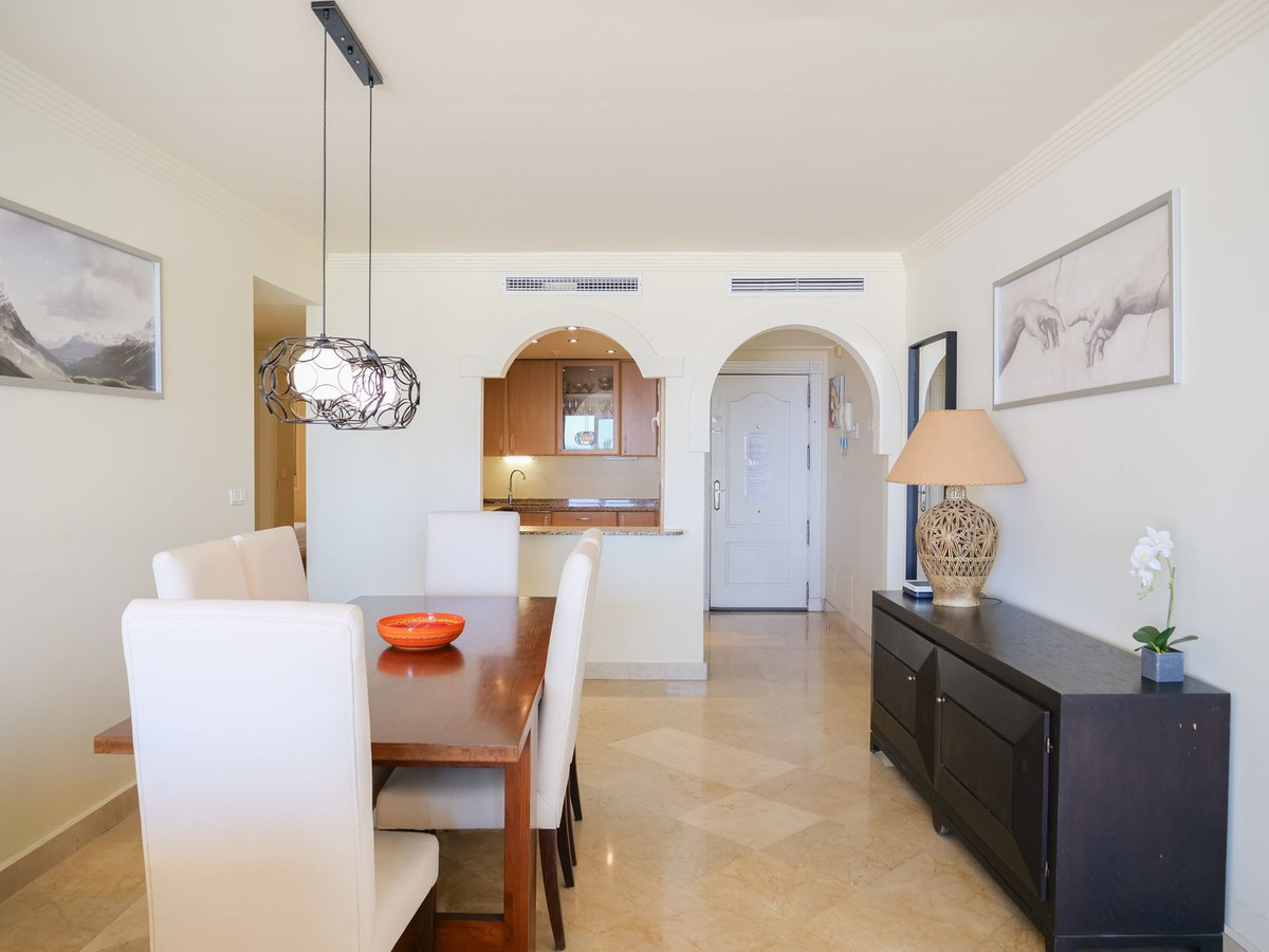 Appartement te koop in Estepona | 2 slaapkamers H5125003
