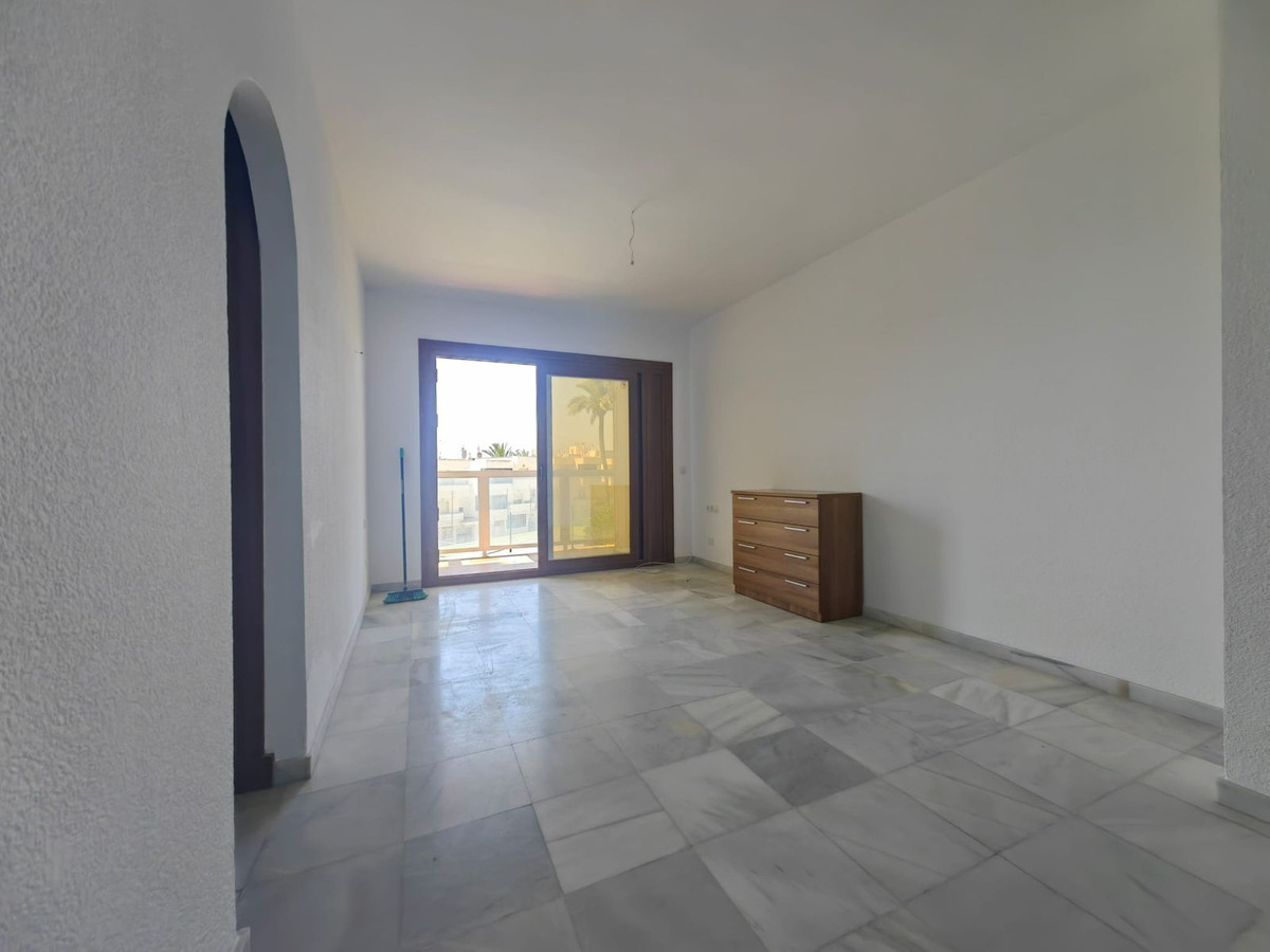 Appartement te koop in Estepona | 1 slaapkamers H5125075