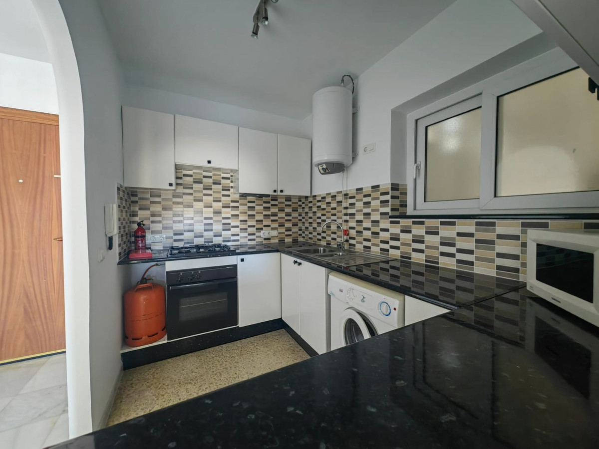 Appartement te koop in Estepona | 1 slaapkamers H5125075