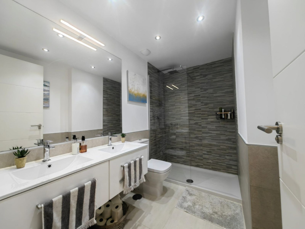 Appartement te koop in Estepona | 2 slaapkamers H5125966