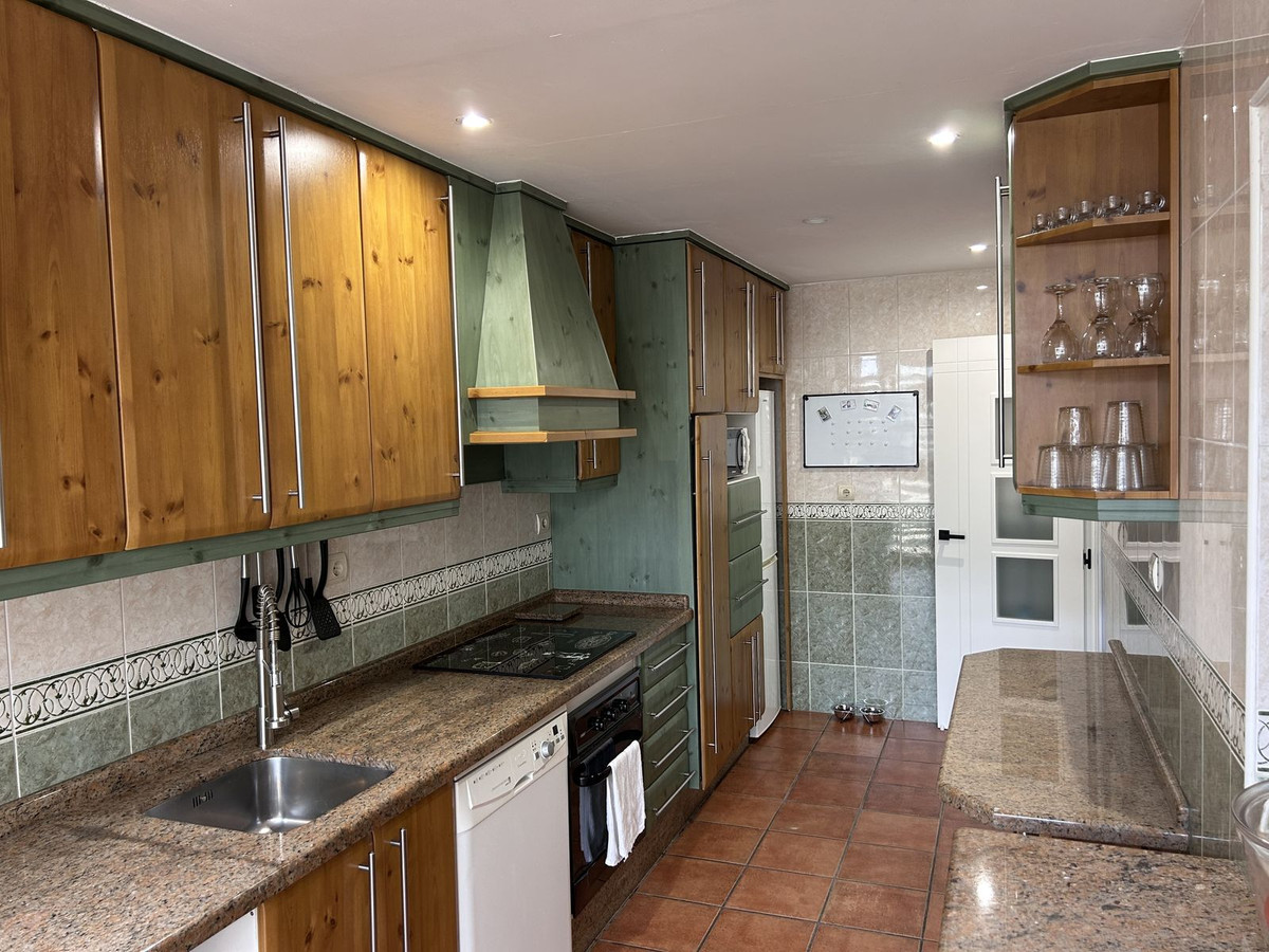 Appartement te koop in Estepona | 3 slaapkamers H5129038