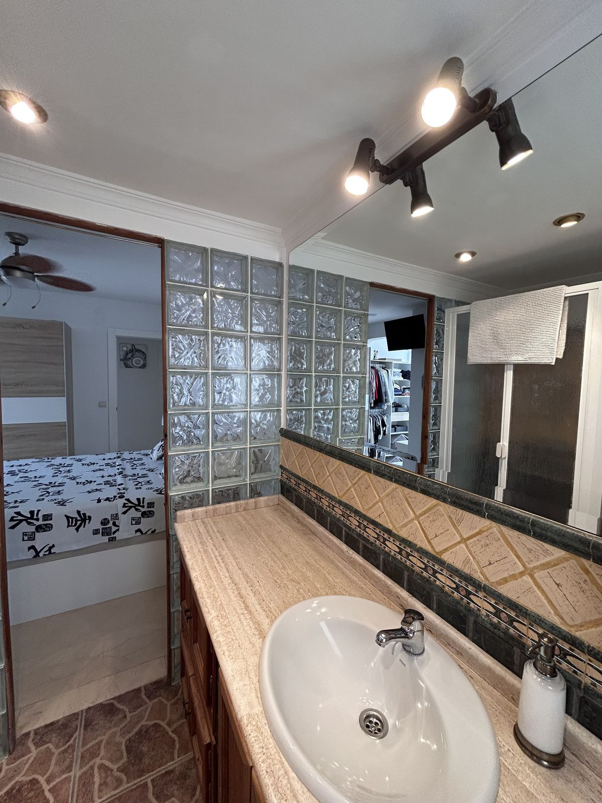 Appartement te koop in Estepona | 3 slaapkamers H5129038