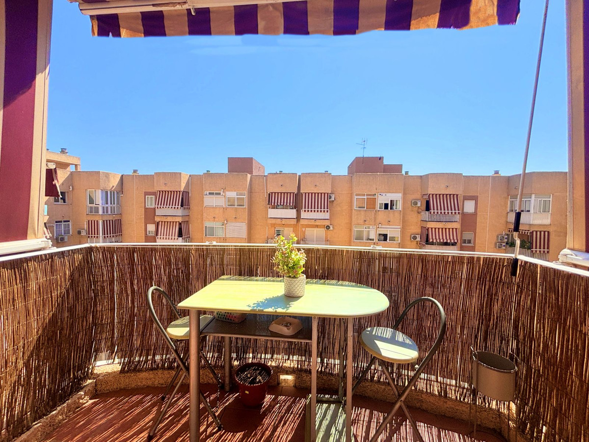 Apartment for sale in Estepona | 2 bedrooms H5129602