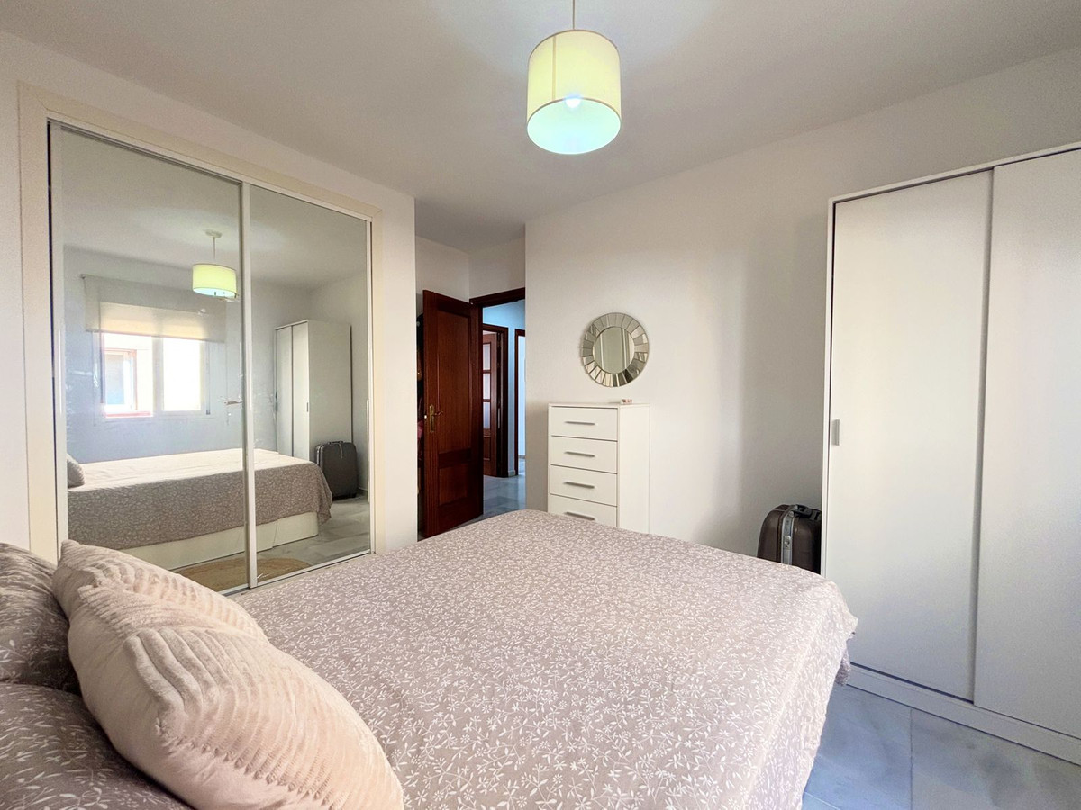 Apartment for sale in Estepona | 2 bedrooms H5129602