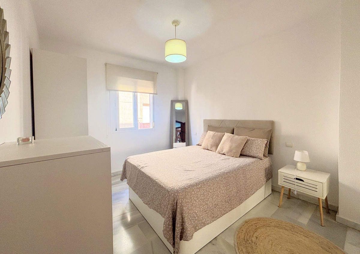 Apartment for sale in Estepona | 2 bedrooms H5129602