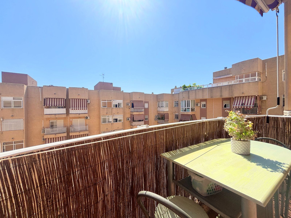 Apartment for sale in Estepona | 2 bedrooms H5129602