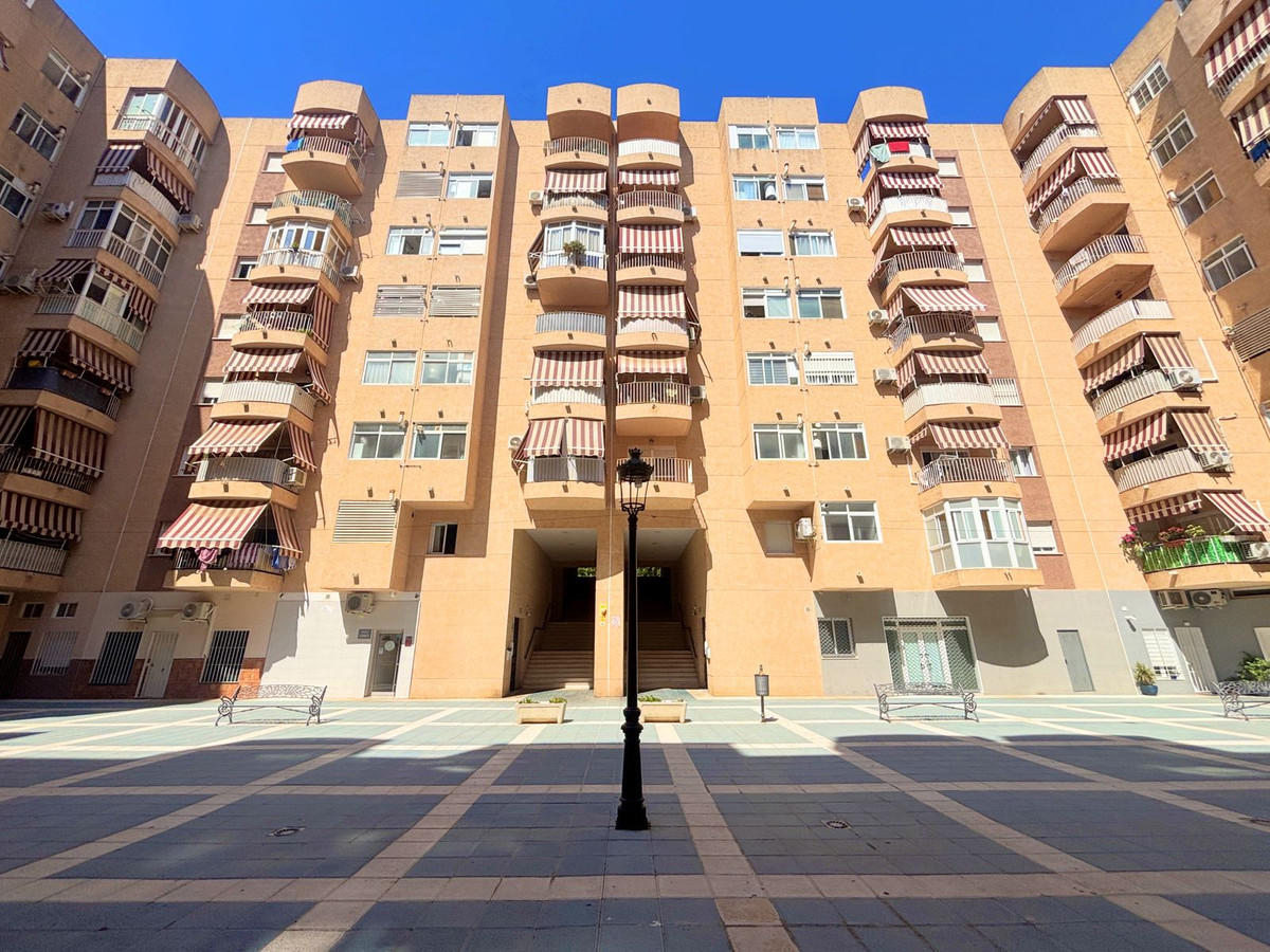 Apartment for sale in Estepona | 2 bedrooms H5129602