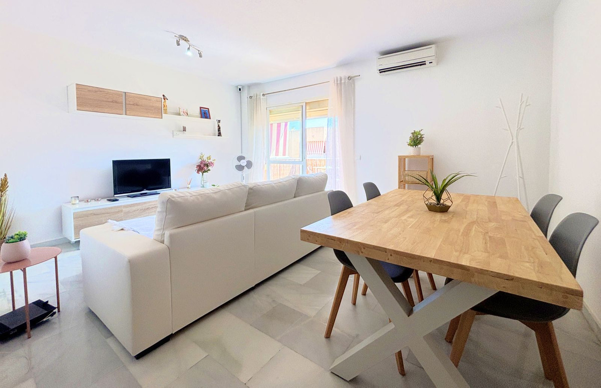 Apartment for sale in Estepona | 2 bedrooms H5129602