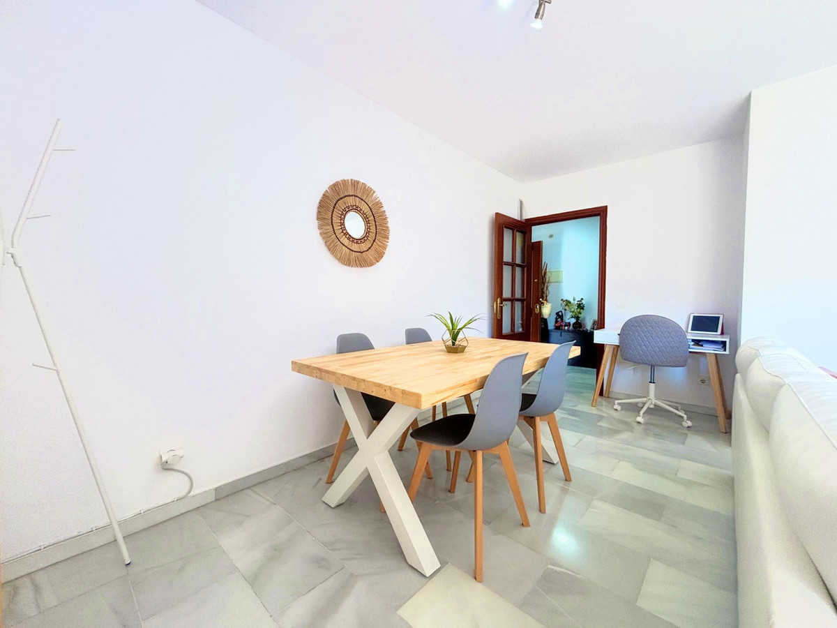 Apartment for sale in Estepona | 2 bedrooms H5129602
