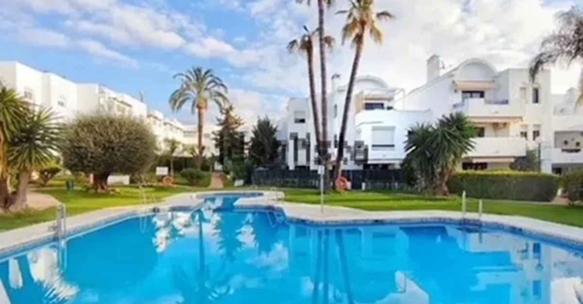 Apartment for sale in Estepona | 2 bedrooms H5130955