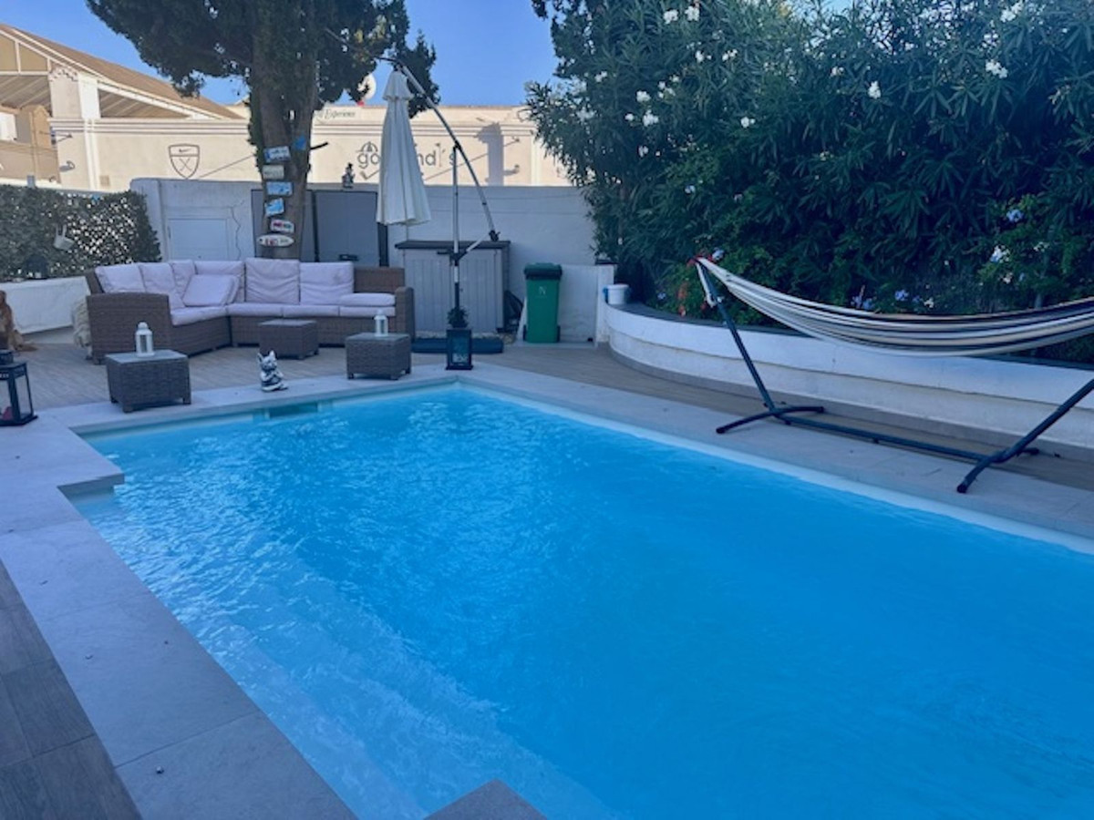Apartment for sale in Estepona | 2 bedrooms H5130955
