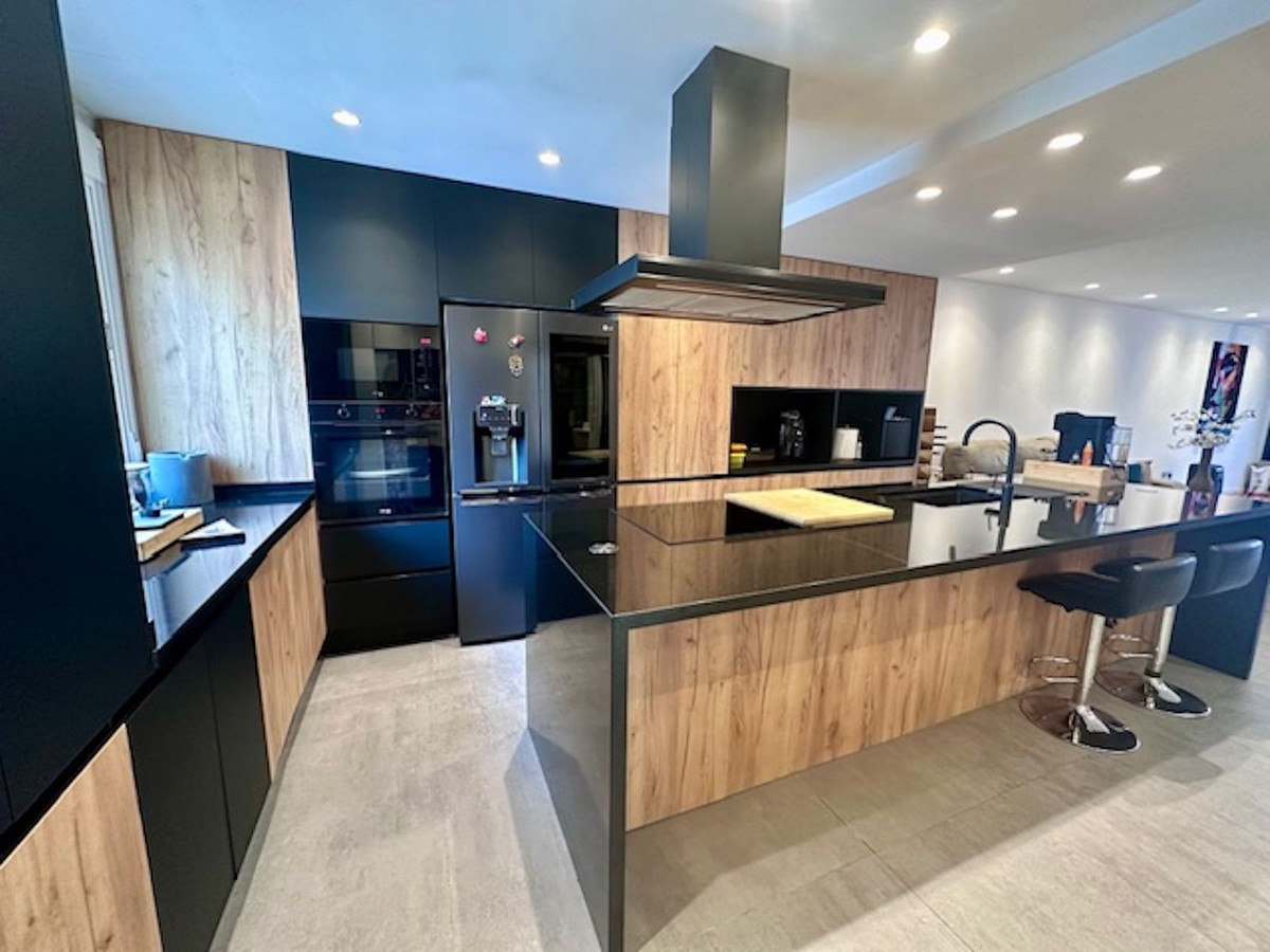 Apartment for sale in Estepona | 2 bedrooms H5130955