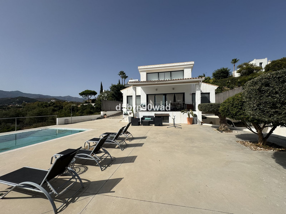 Detached Villa for sale in Estepona | 4 bedrooms H5130982