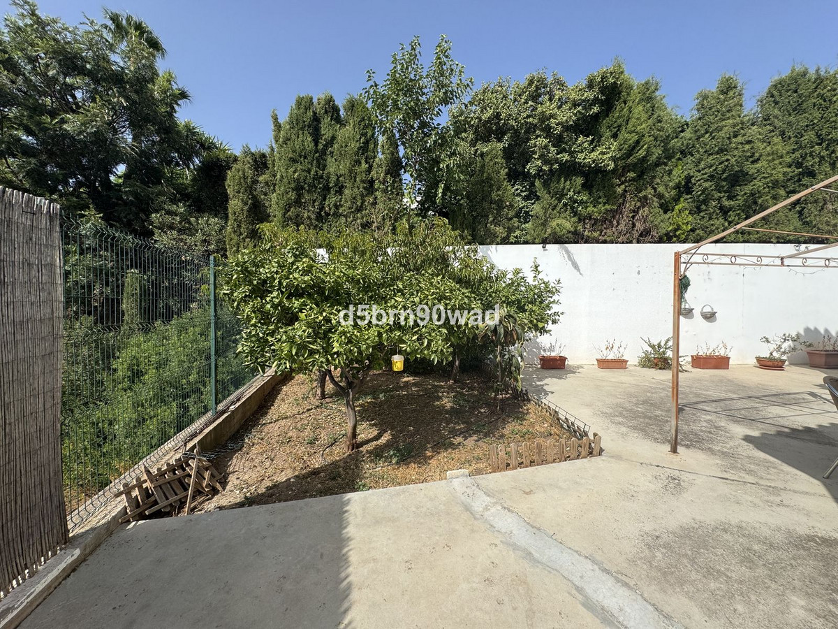 Detached Villa for sale in Estepona | 4 bedrooms H5130982