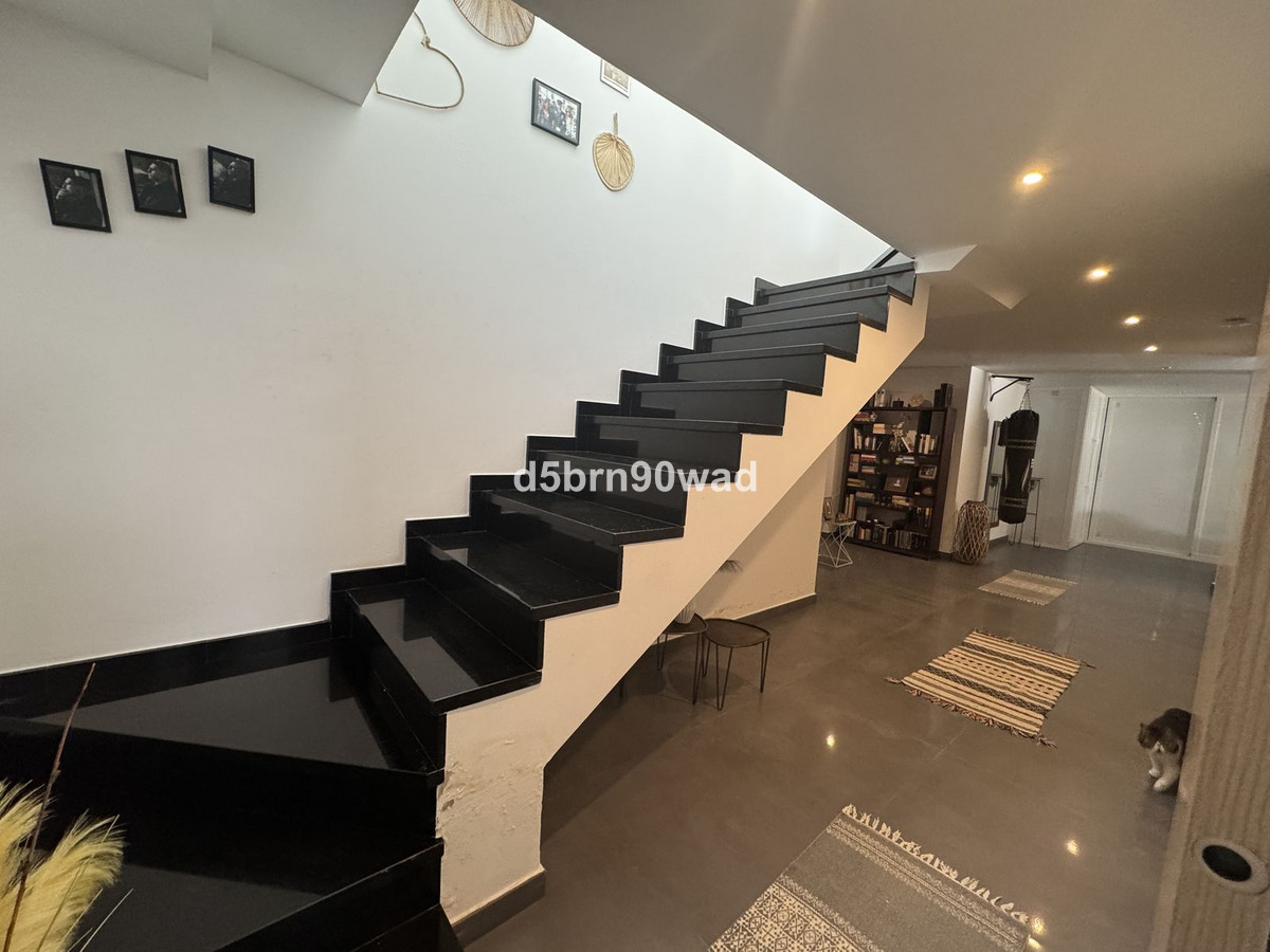 Detached Villa for sale in Estepona | 4 bedrooms H5130982