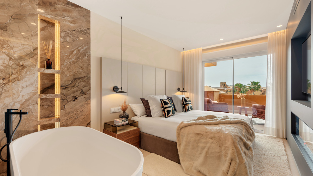 Apartment for sale in Estepona | 3 bedrooms H5131093
