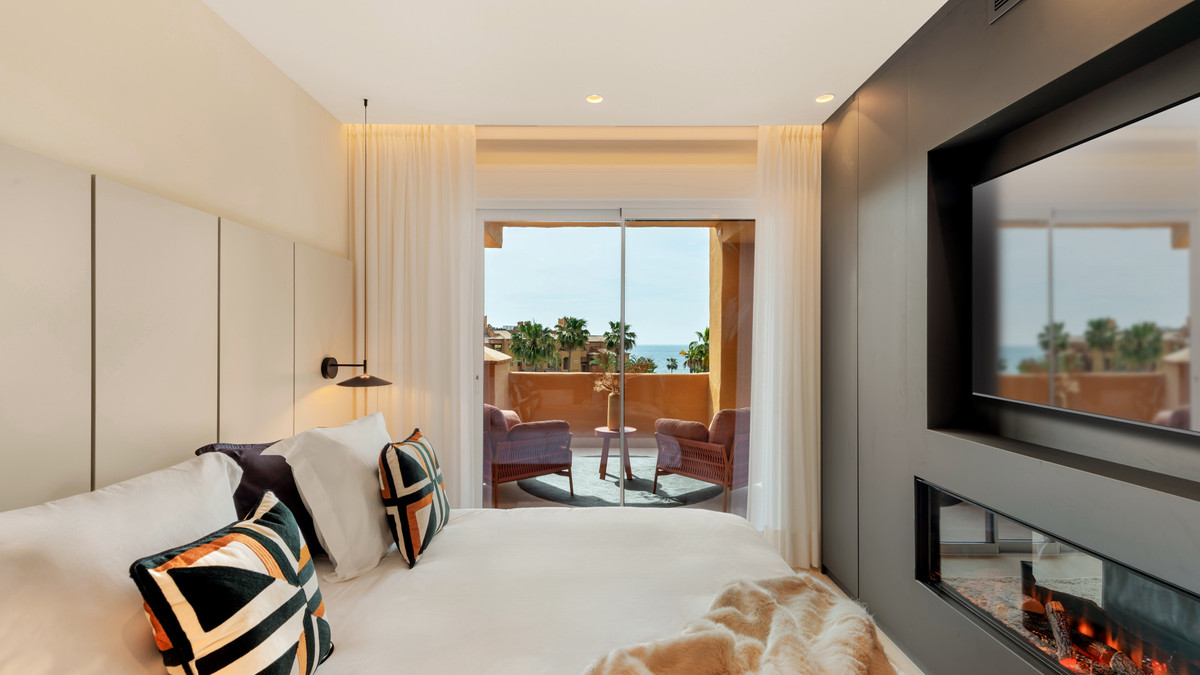 Apartment for sale in Estepona | 3 bedrooms H5131093