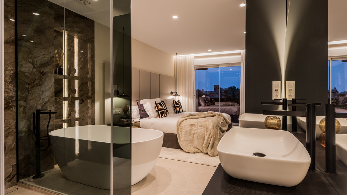 Apartment for sale in Estepona | 3 bedrooms H5131093