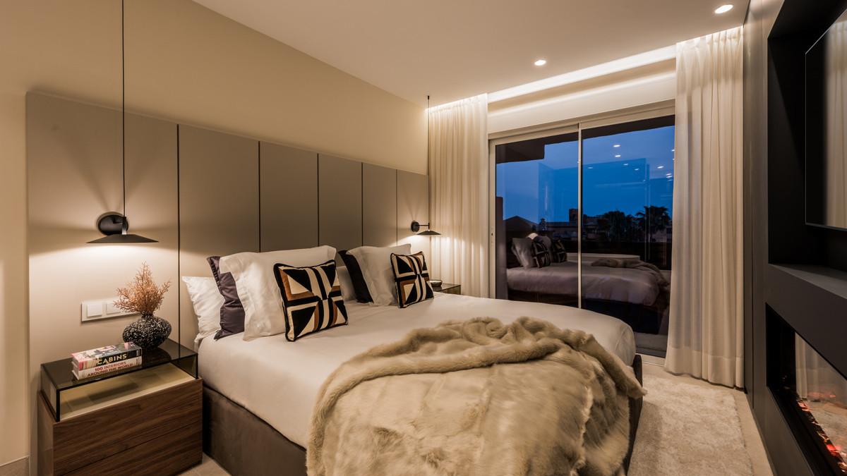 Apartment for sale in Estepona | 3 bedrooms H5131093