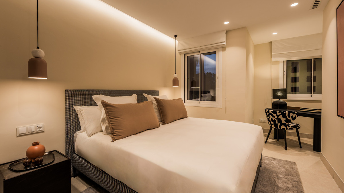 Apartment for sale in Estepona | 3 bedrooms H5131093
