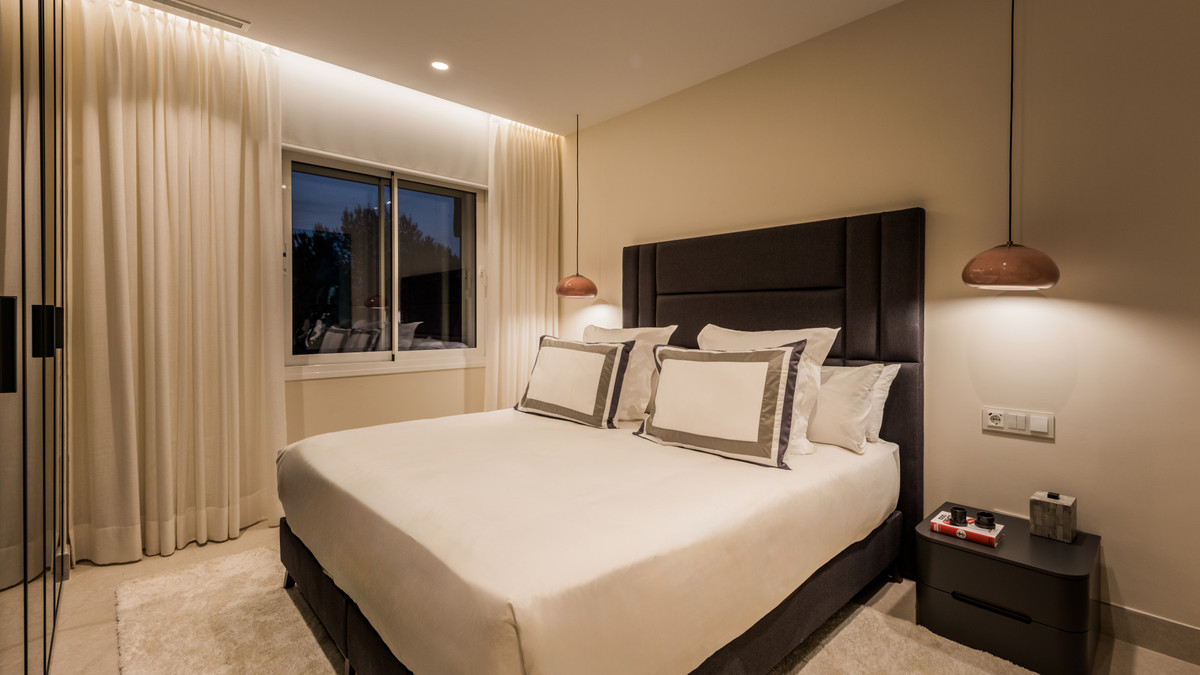 Apartment for sale in Estepona | 3 bedrooms H5131093