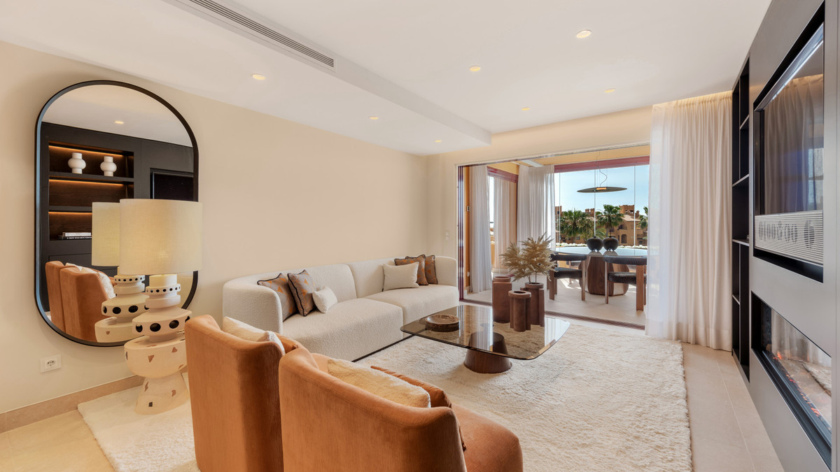 Apartment for sale in Estepona | 3 bedrooms H5131093