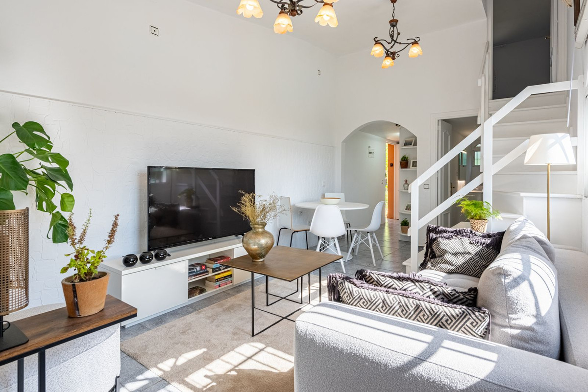 Apartment for sale in Estepona | 2 bedrooms H5131615