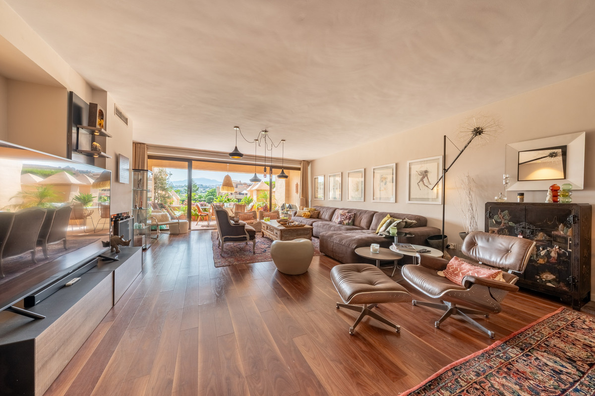 Penthouse te koop in Estepona | 3 slaapkamers H5132797