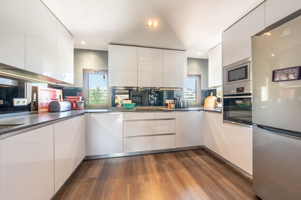 Penthouse te koop in Estepona | 3 slaapkamers H5132797