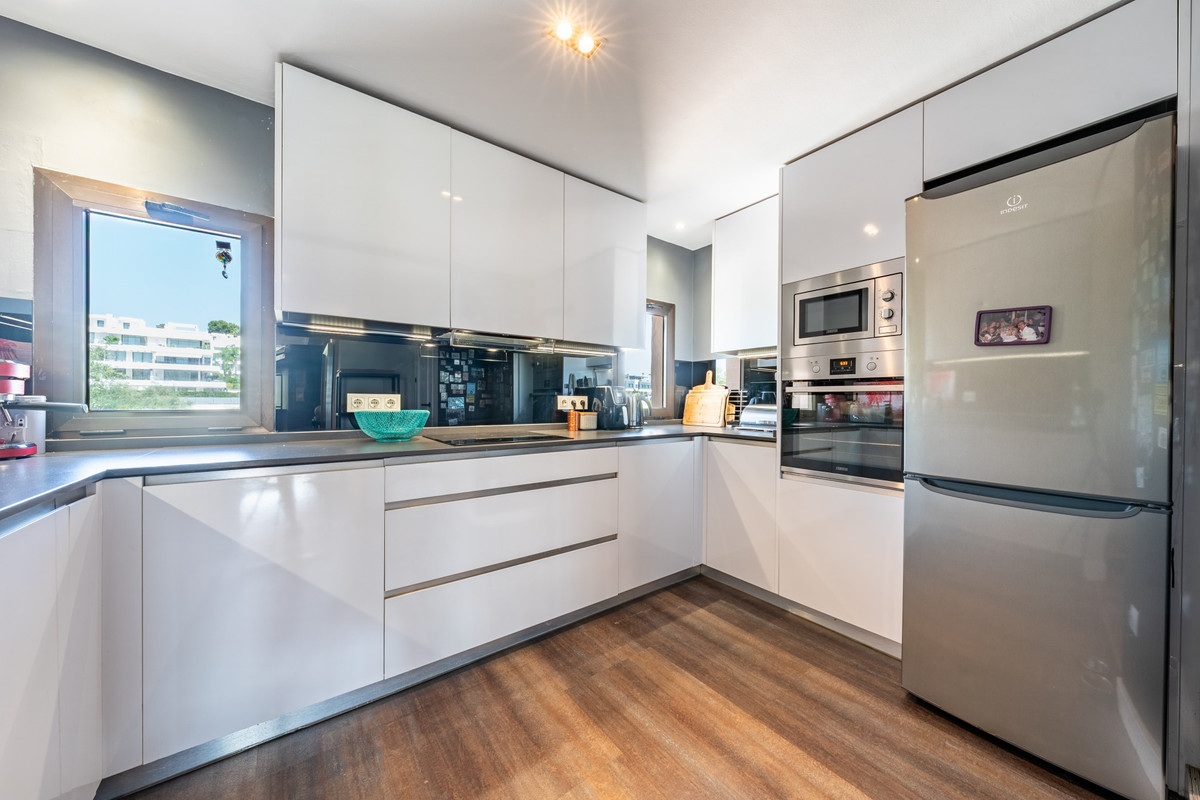 Penthouse te koop in Estepona | 3 slaapkamers H5132797