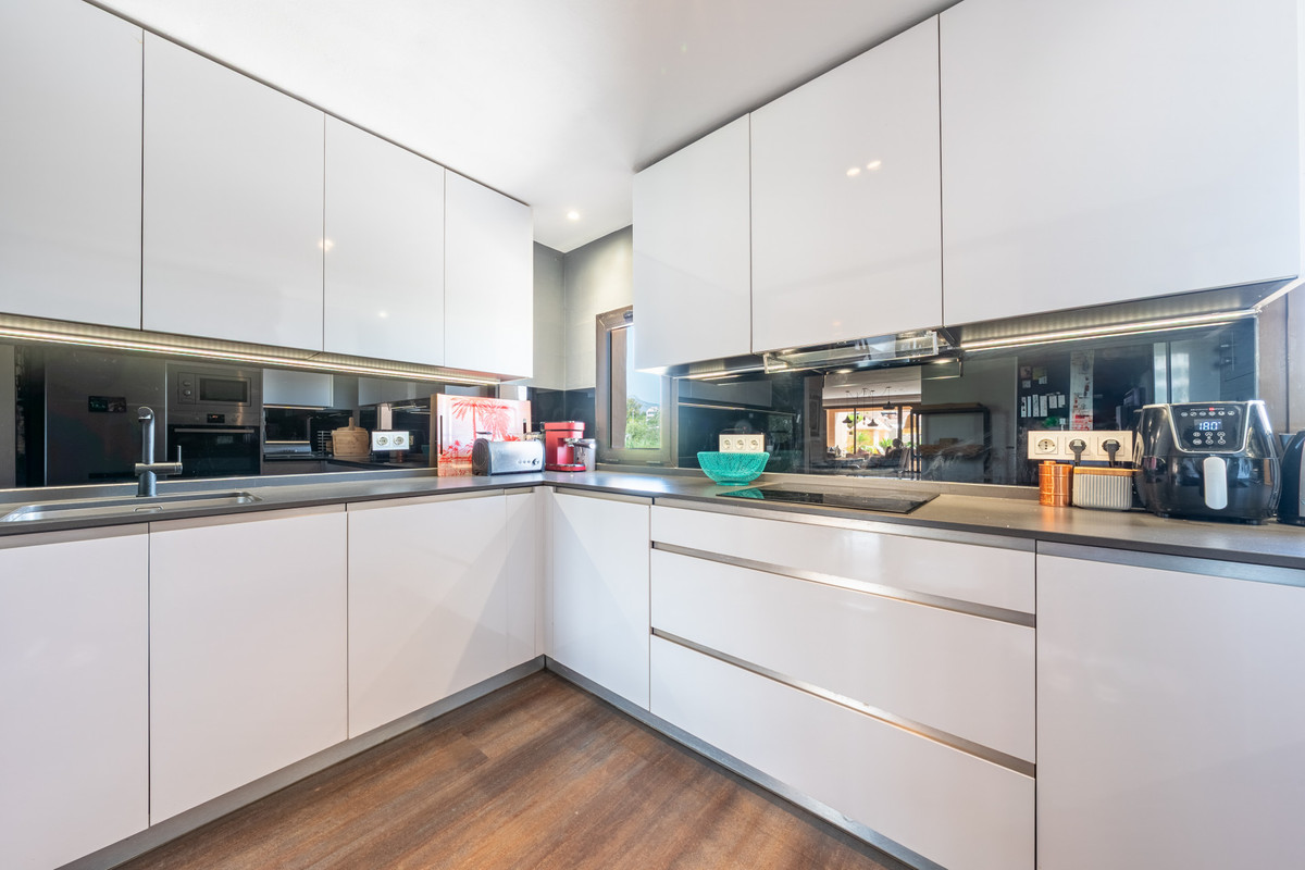 Penthouse te koop in Estepona | 3 slaapkamers H5132797