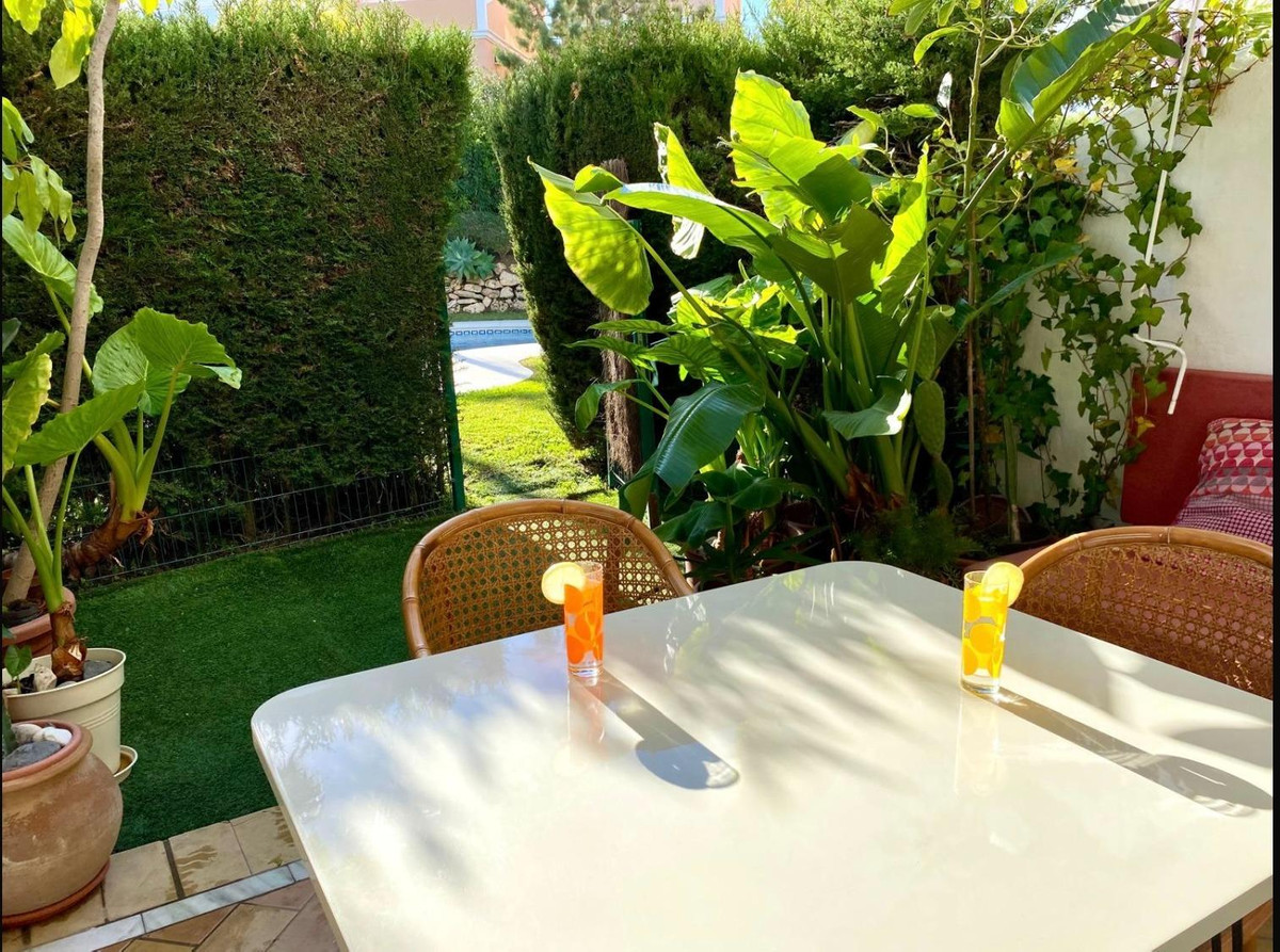 Appartement te koop in Estepona | 2 slaapkamers H5133085