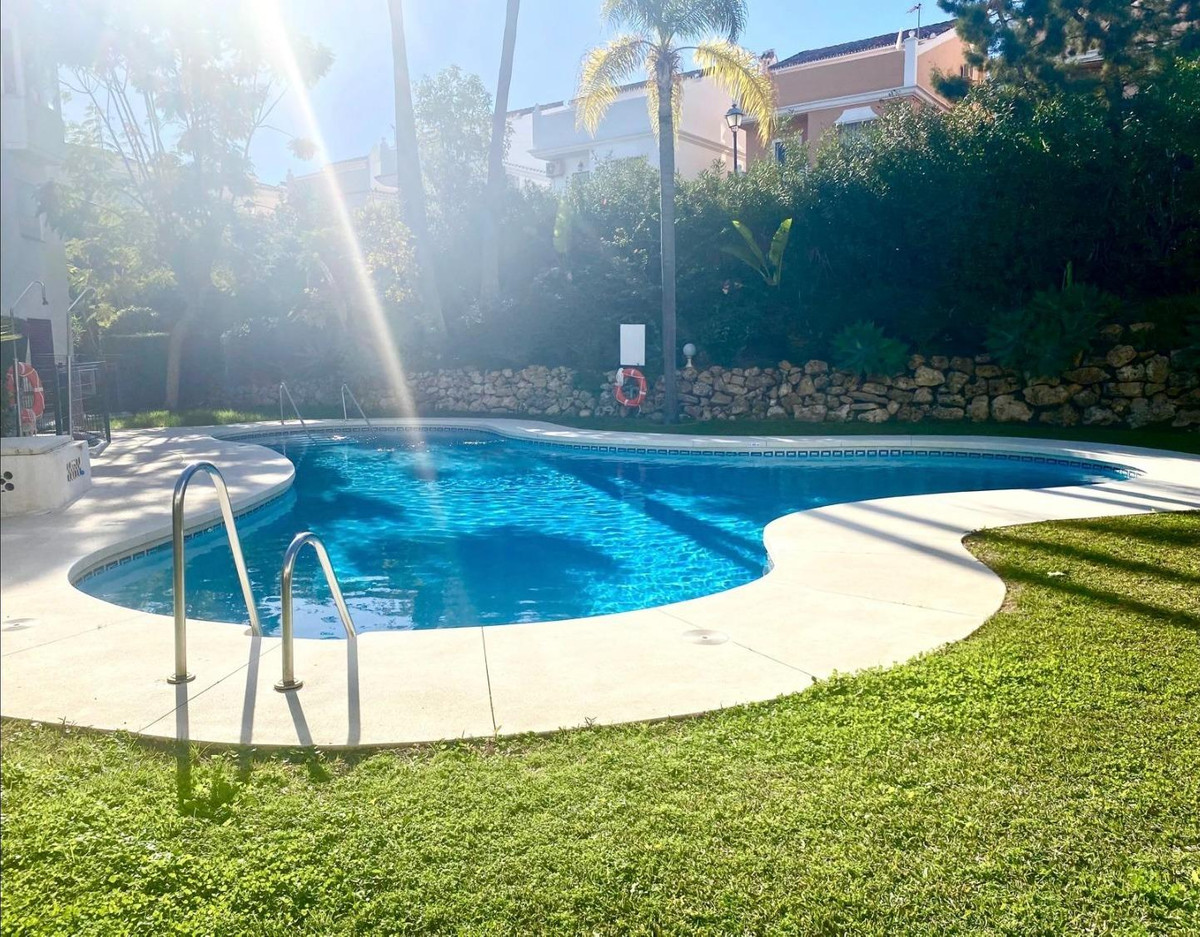 Appartement te koop in Estepona | 2 slaapkamers H5133085