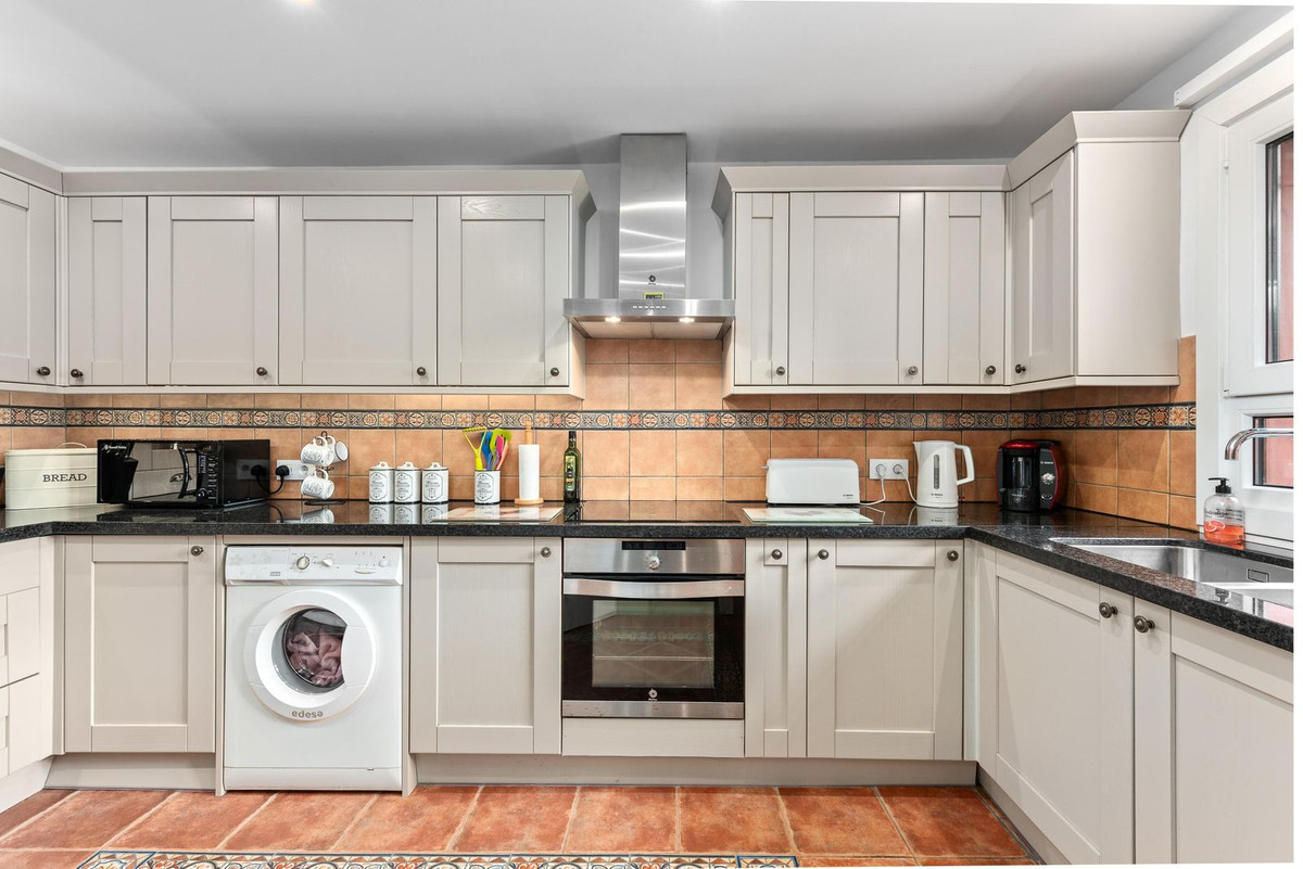 Huis te koop in Estepona | 2 slaapkamers H5137957
