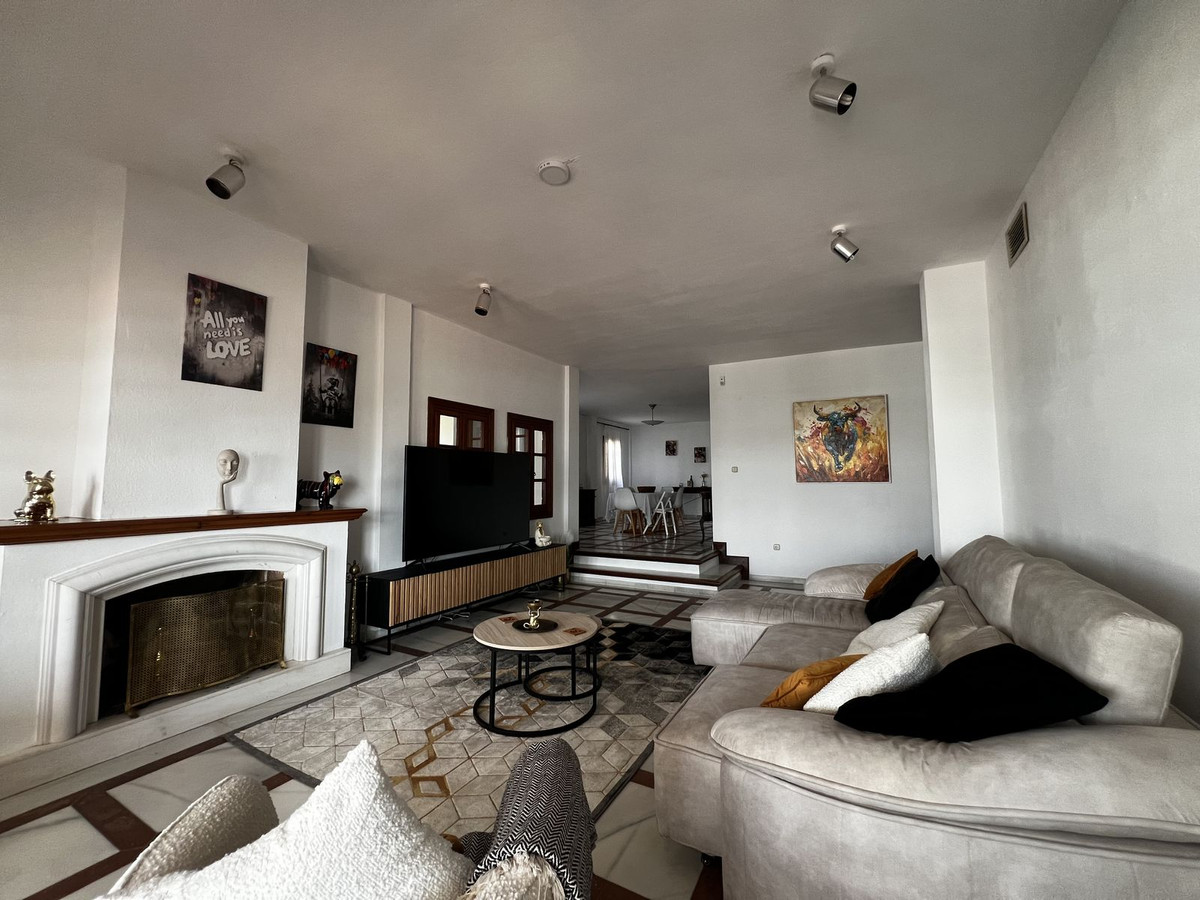 Huis te koop in Estepona | 5 slaapkamers H5138053