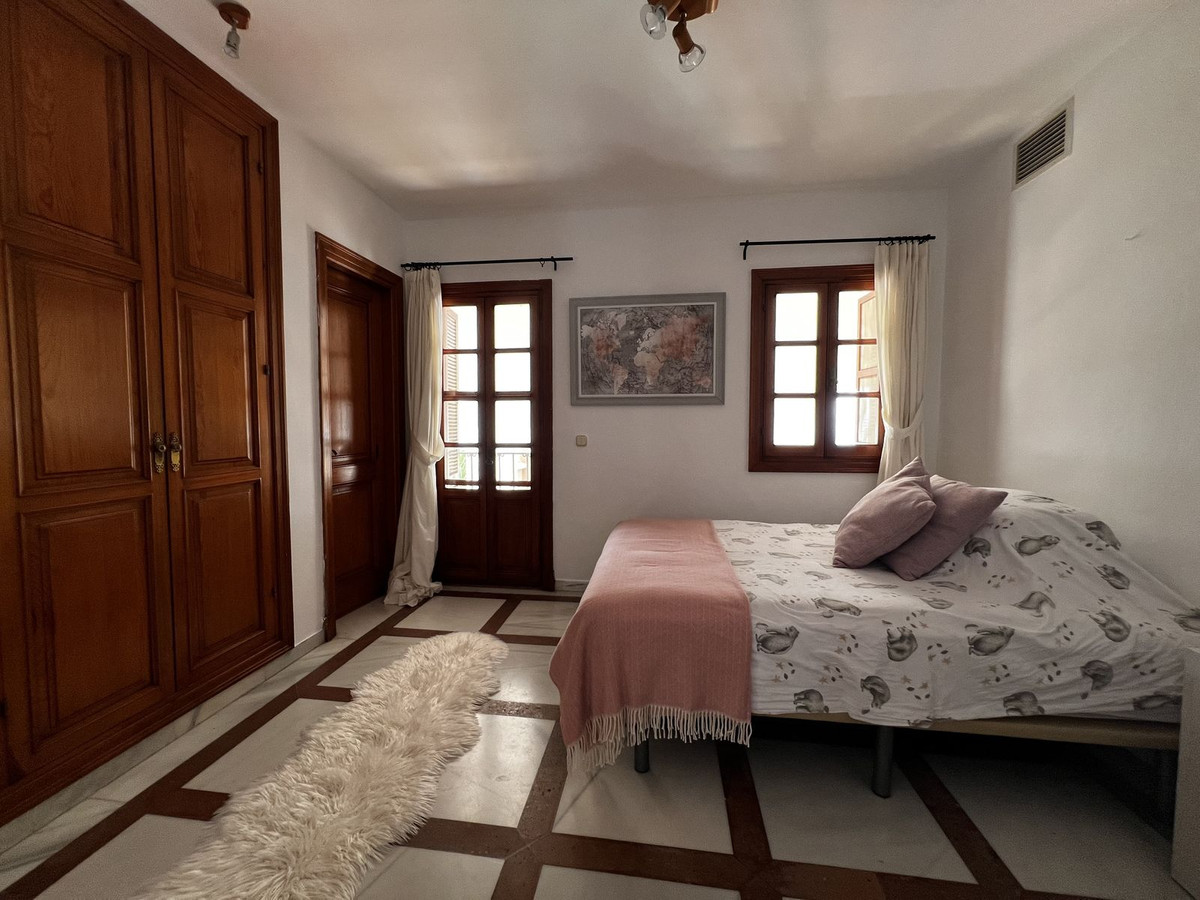 Huis te koop in Estepona | 5 slaapkamers H5138053