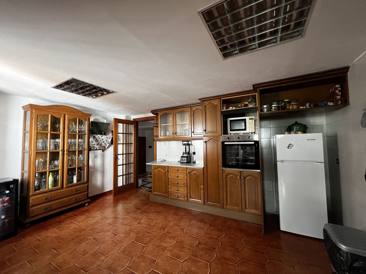 Huis te koop in Estepona | 5 slaapkamers H5138053