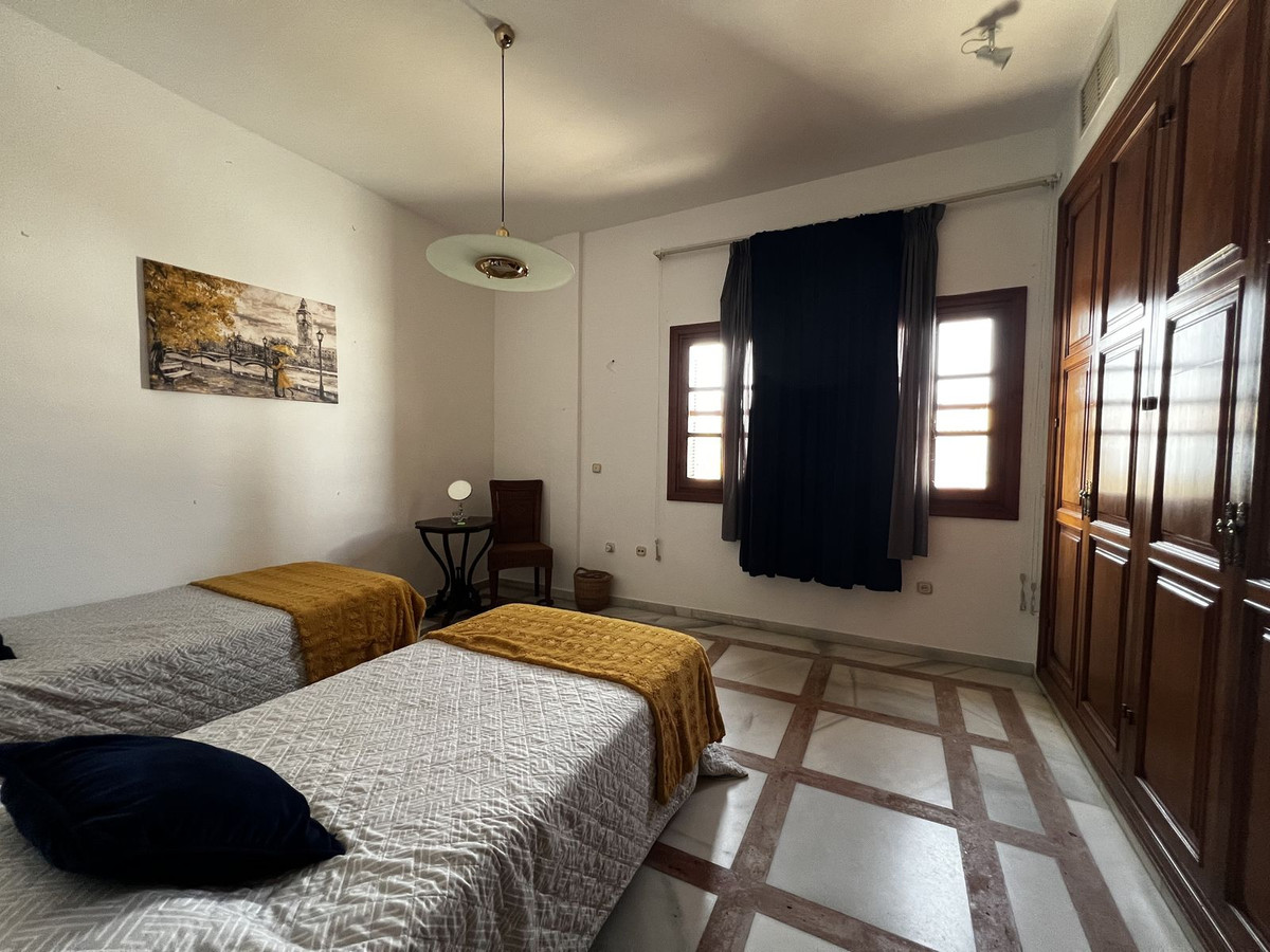 Huis te koop in Estepona | 5 slaapkamers H5138053