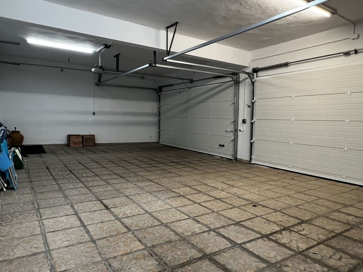 Huis te koop in Estepona | 5 slaapkamers H5138053