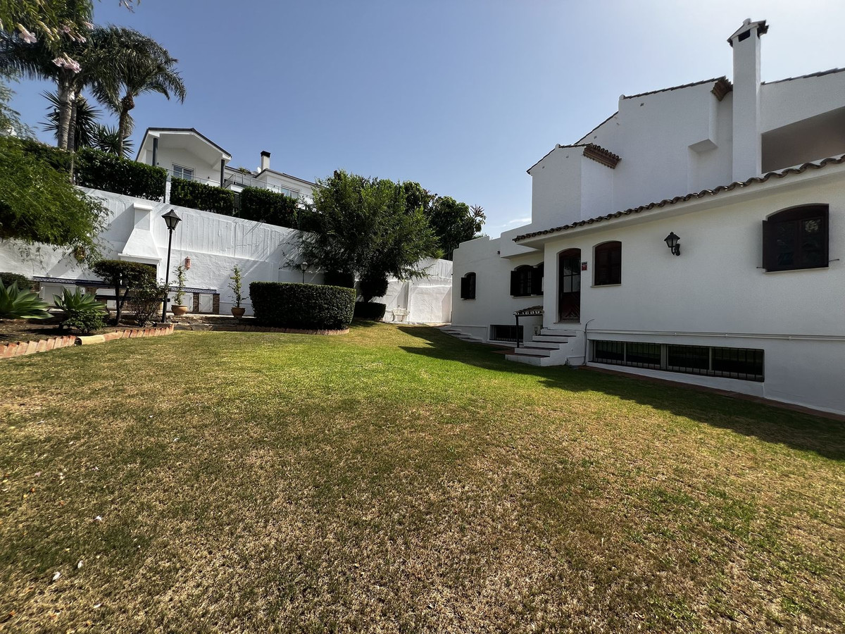 Huis te koop in Estepona | 5 slaapkamers H5138053