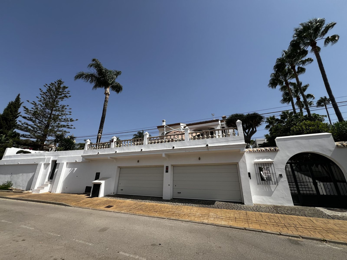 Huis te koop in Estepona | 5 slaapkamers H5138053